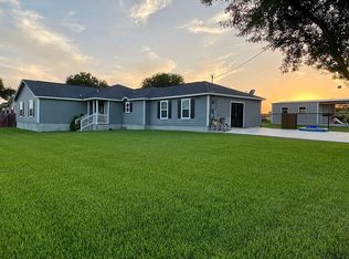 172 County Road 394, Karnes City, TX 78118