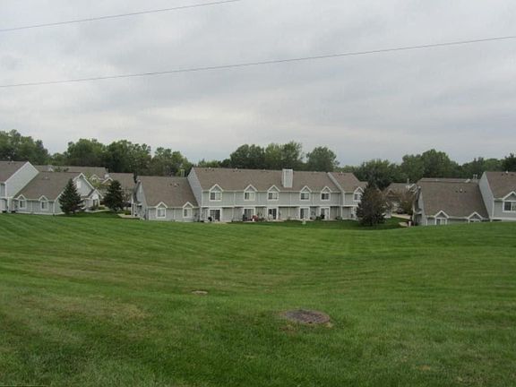 2nd image of 2452 Cochrane Cir