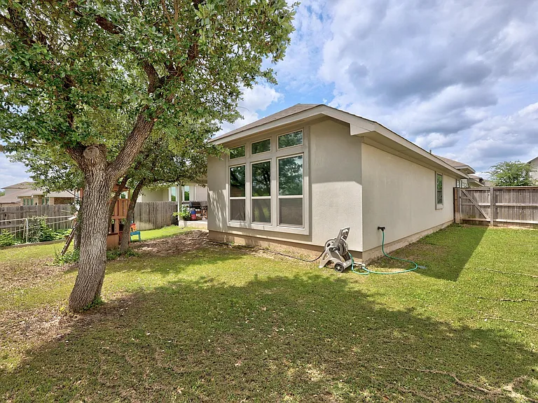 2424 Orchard Way — Photo 31
