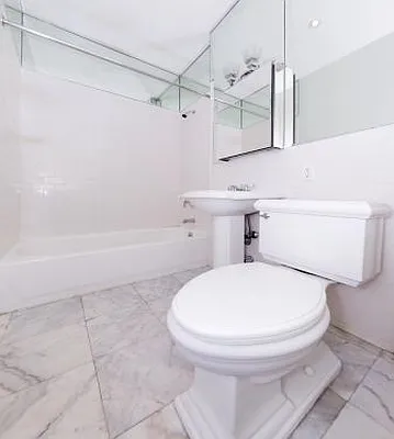 Rented by Icon Realty Management | media 4