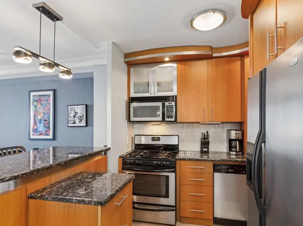 330 Third Avenue image 4 of 12