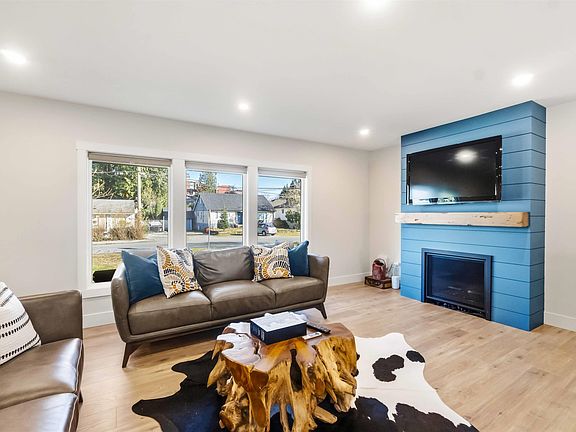 4th image of 11953 221st St