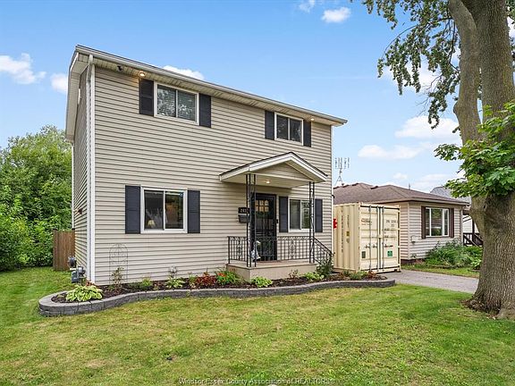 2nd image of 2438 Francois Rd