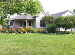 331 Prairie Ridge Dr, Woodstock, IL 60098