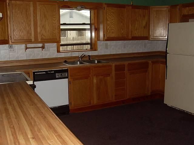 2nd image of 515 S Avenue G