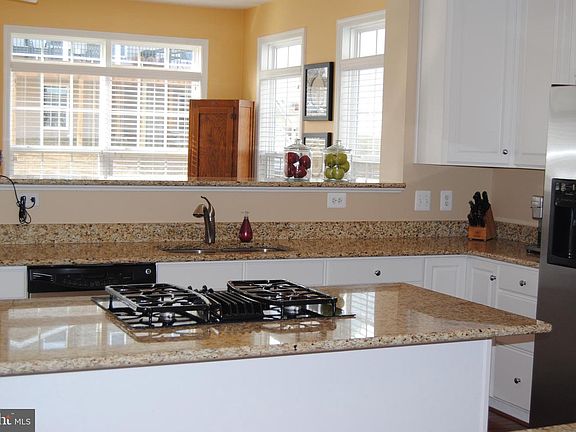 4th image of 8 Cabinet Maker Dr