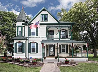 680 N 3rd St, Breese, IL