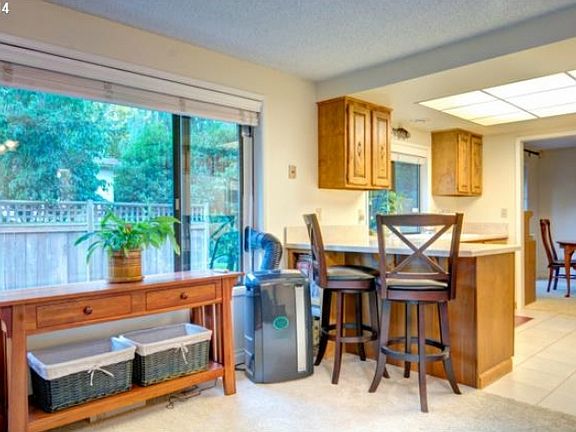 5th image of 2304 SE 106th Ave