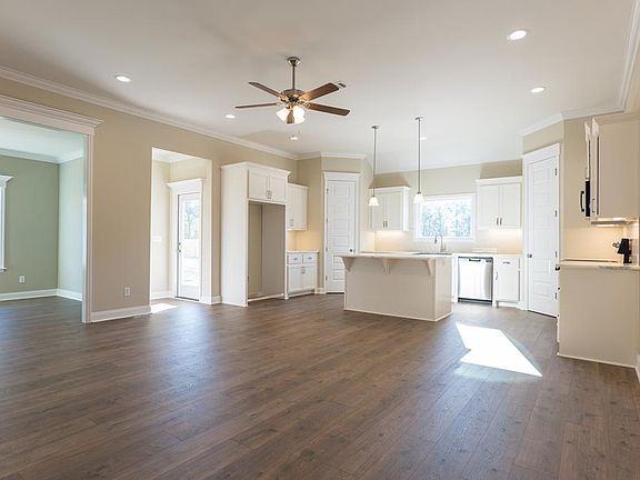 5th image of 3824 Lu Ln