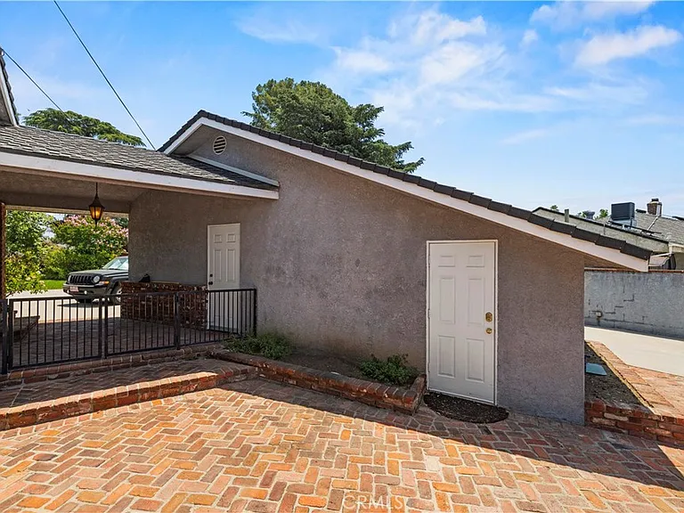 9141 Wheatland Ave — Photo 25