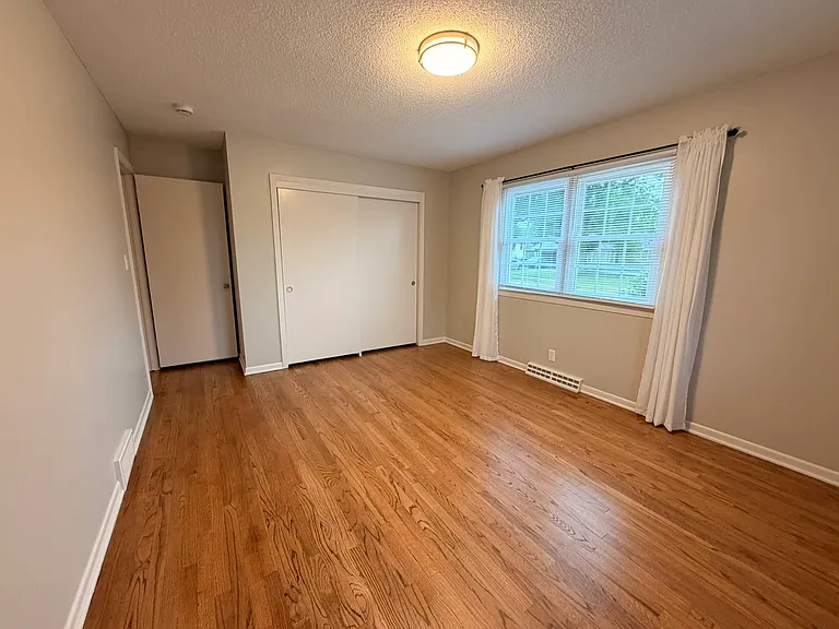 1216 Robin Dr — Photo 12