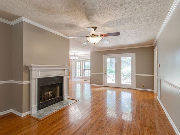 4th image of 1612 Birchwood Cir