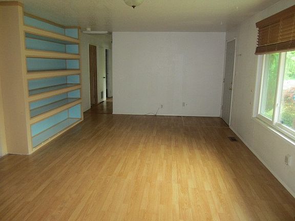 3rd image of 13131 48th Ave NE
