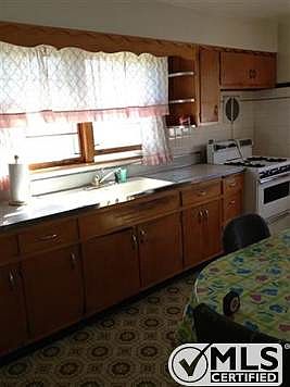 2nd image of 385 Malden Tpke