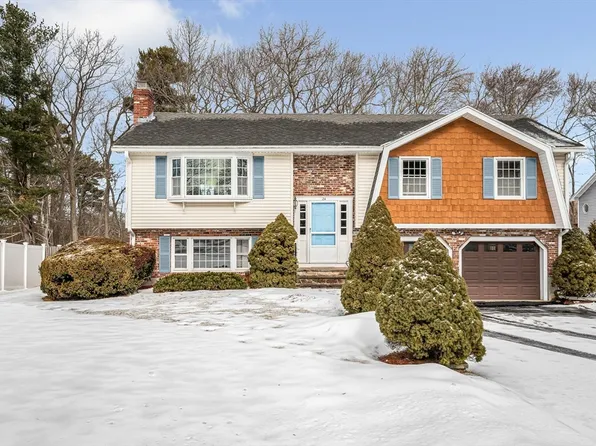 24 Benton Cir, Reading, MA 01867