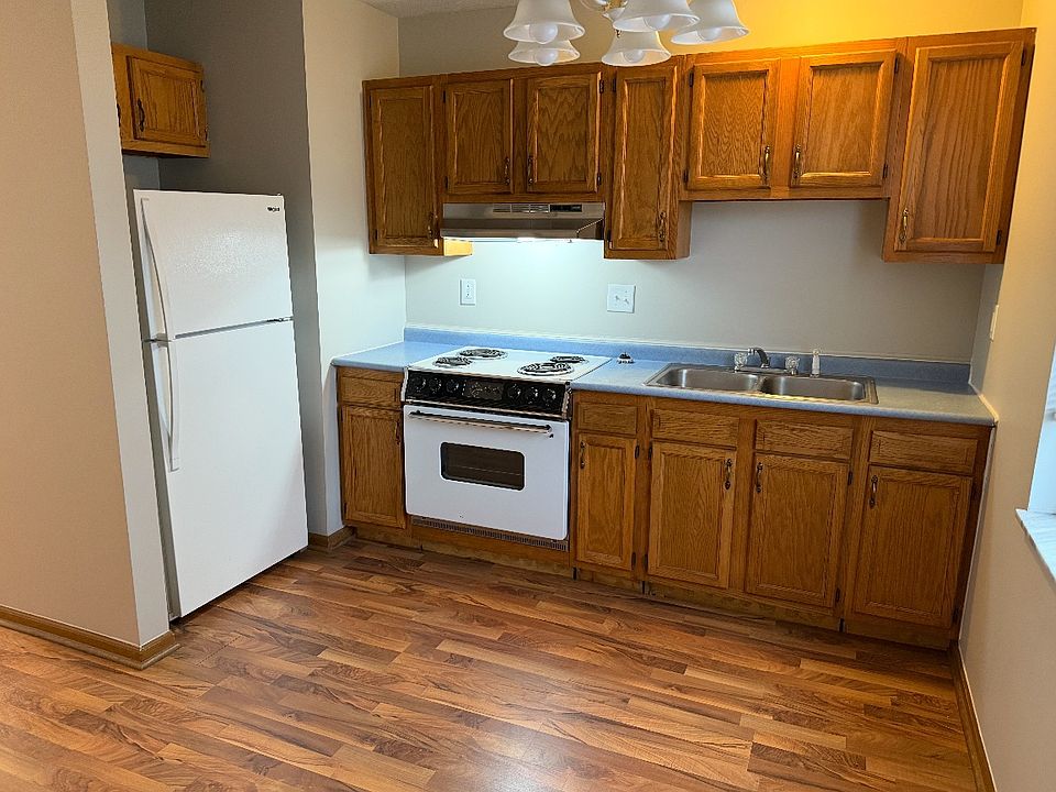 1st image of 236 W Poplar St