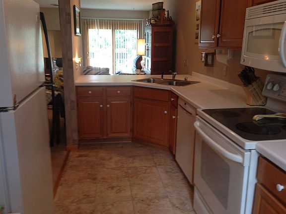 2nd image of 430 Meadowridge Cir #430