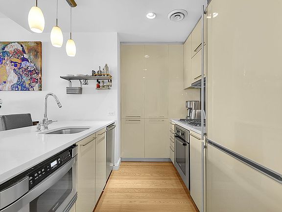 3rd image of 1102 49th Ave #2E