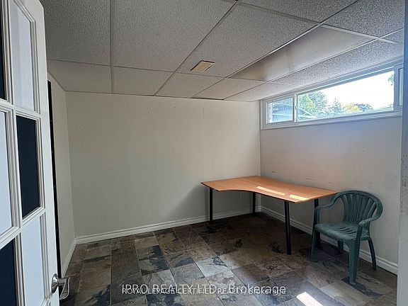 5th image of 1333 Sheldon Ave