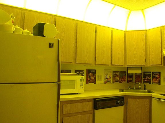 5th image of 720 Sunny Pine Way APT C1