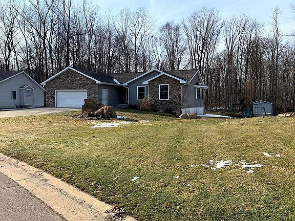 3rd image of 8773 Jacaranda Dr