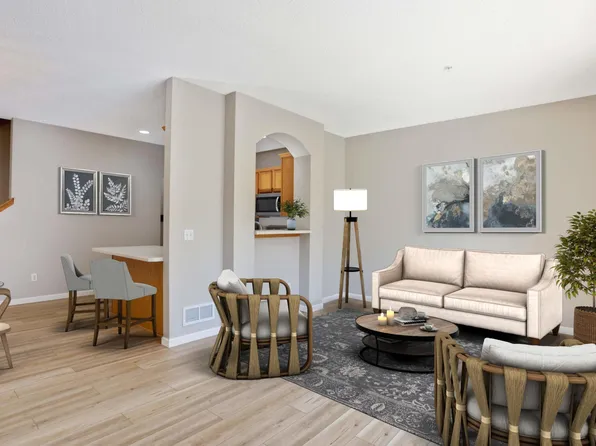 8365 Townsend Dr, Eden Prairie, MN 55344