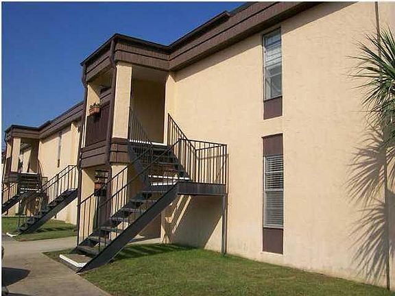 5th image of 407 Marshall Ct NW Unit 8
