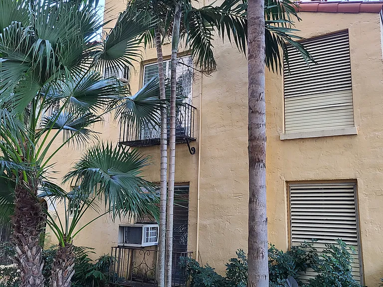 315 & 305 Navarre — Photo 7
