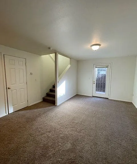 2852 SW Juniper Ave #2852 — Photo 4