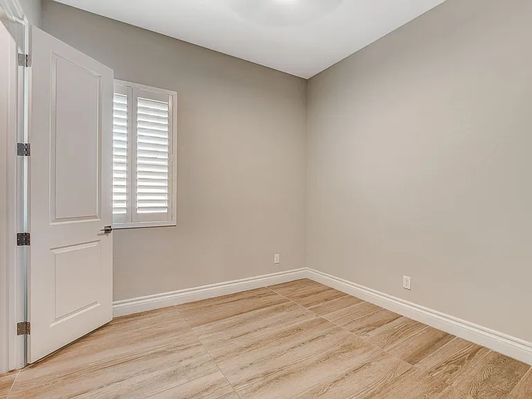 4124 Elegant Chateau St — Photo 4