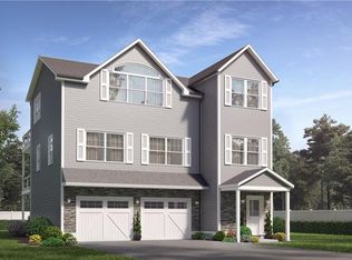 24 Camden Rd, Narragansett, RI 02882