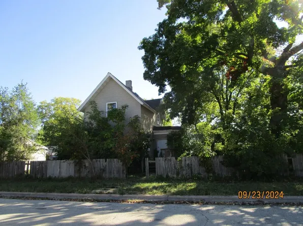 326 Stanley St, Rockford, IL 61102