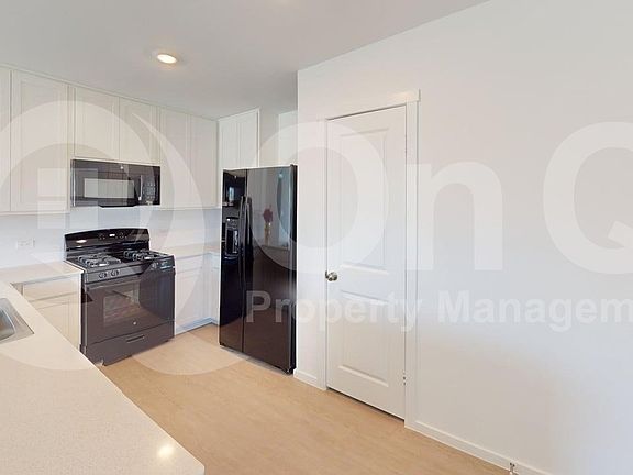 5th image of 1600 Parlier St