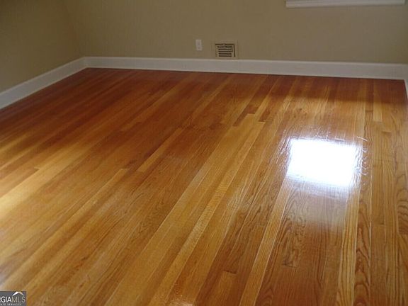 5th image of 2139 Perkerson Rd SW