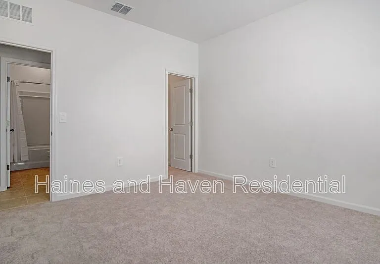 3008 Daffodil Dr — Photo 22