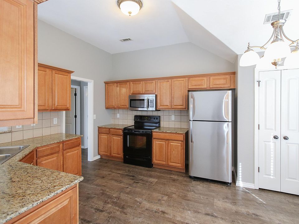 1st image of 3105 SW Waterleaf Ave