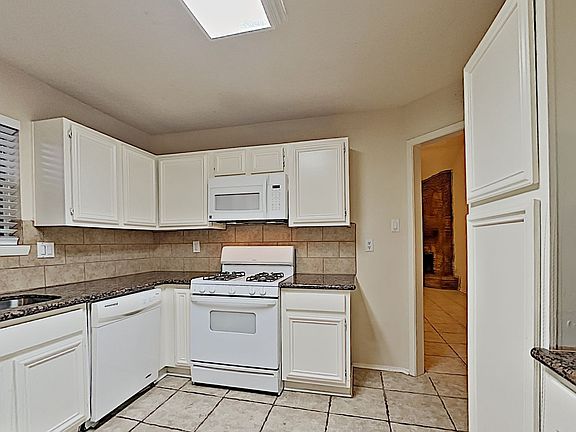 4th image of 16007 Eastcape Dr