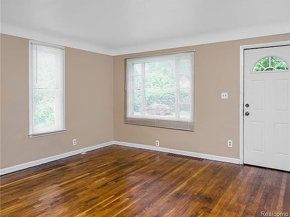 4th image of 11334 West St