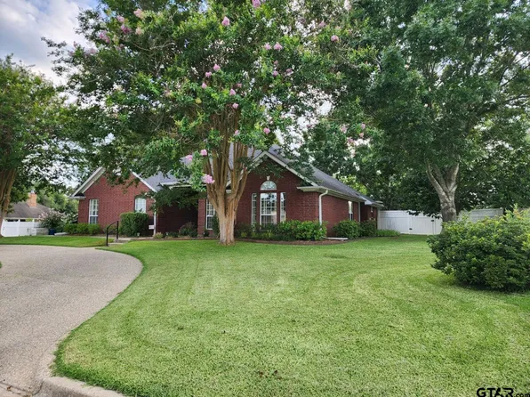 906 Wellington Ln, Athens, TX 75751