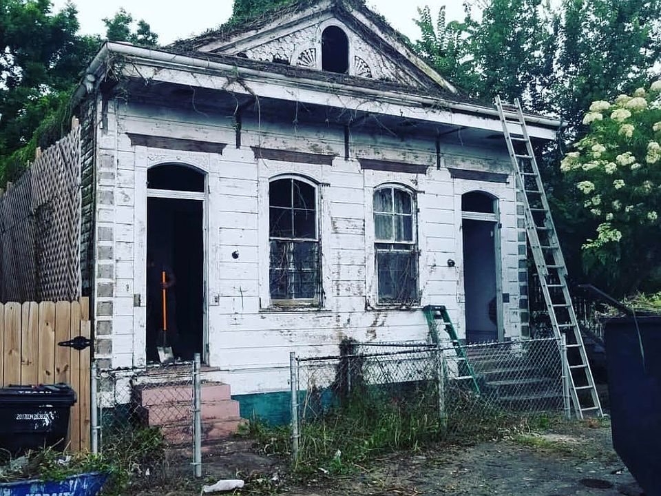 1st image of 2224 S Robertson St