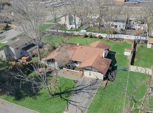 3 Nixon St, Farmingville, NY 11738