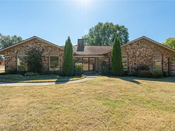 310 Briarwood Ct, Russellville, AR 72801