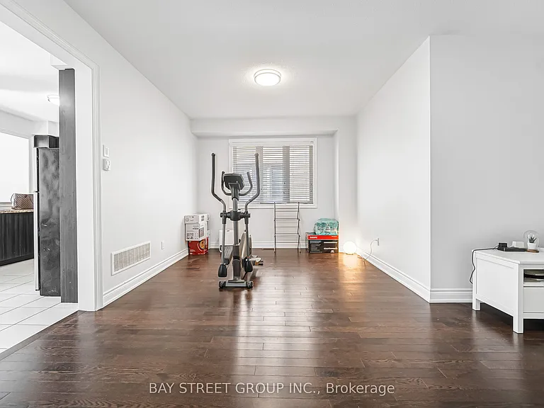 60 Mohandas Dr — Photo 14