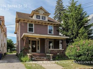 1104 Bates St SE, Grand Rapids, MI 49506