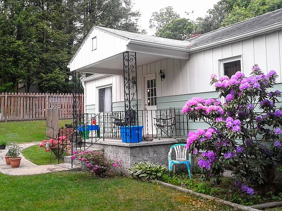 House - Front - Spring