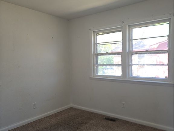 4th image of 1101 Fontana St