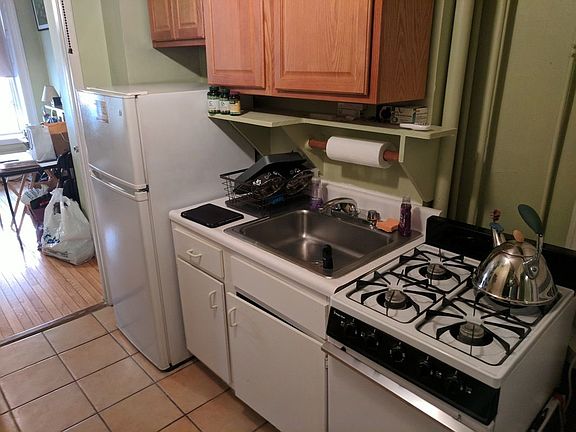 3rd image of 144 W 17th St APT 4FE