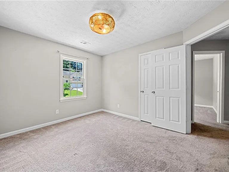 5590 Princeton Oaks Dr — Photo 33