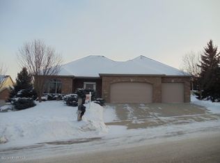 330 Wimbledon Hills Dr SW, Rochester, MN 55902