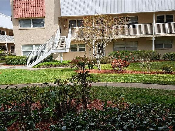 4th image of 10035 63rd Ave N APT 6